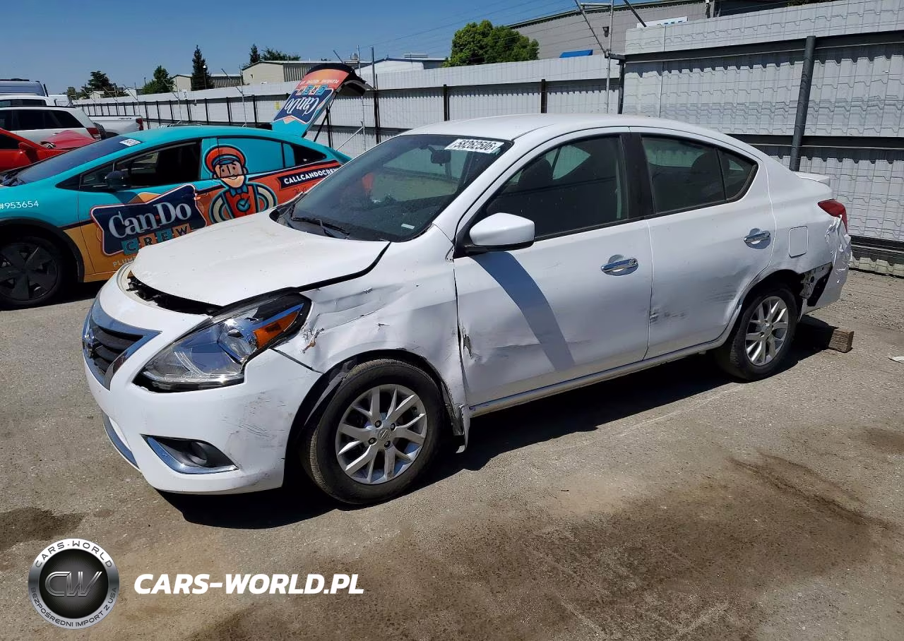 2017 Nissan Versa 1.6 S – zdjęcie 1 z 12