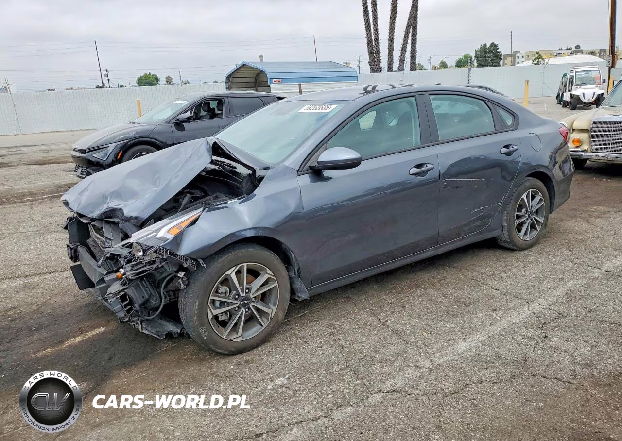 2023 Kia Forte Lxs – zdjęcie 1 z 12