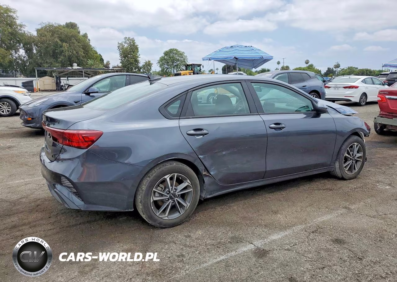 2023 Kia Forte Lxs VIN:3KPF24AD0PE552418 - 3