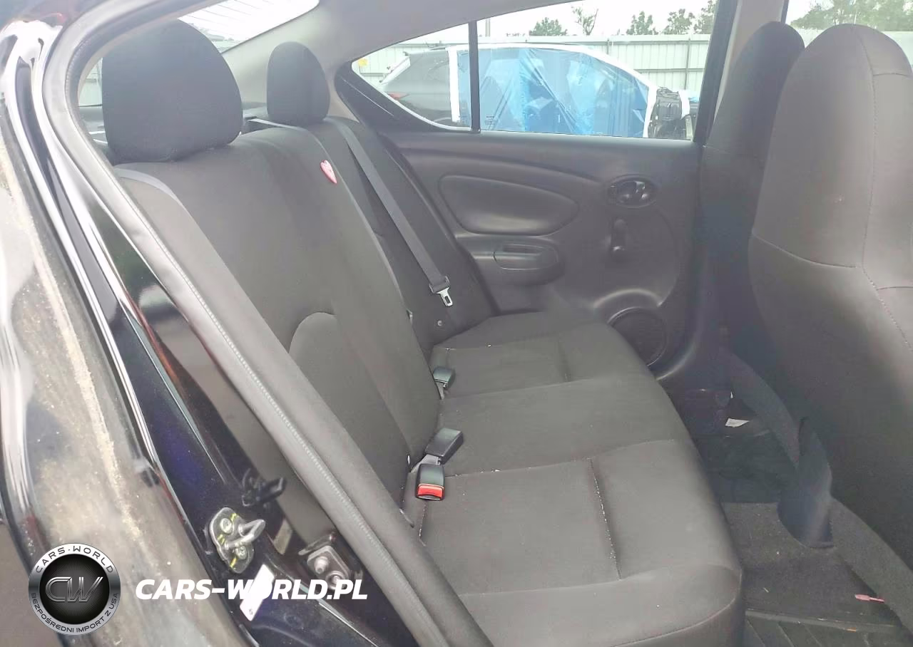 2015 Nissan Versa 1.6 S VIN:3N1CN7AP0FL924570 - 10