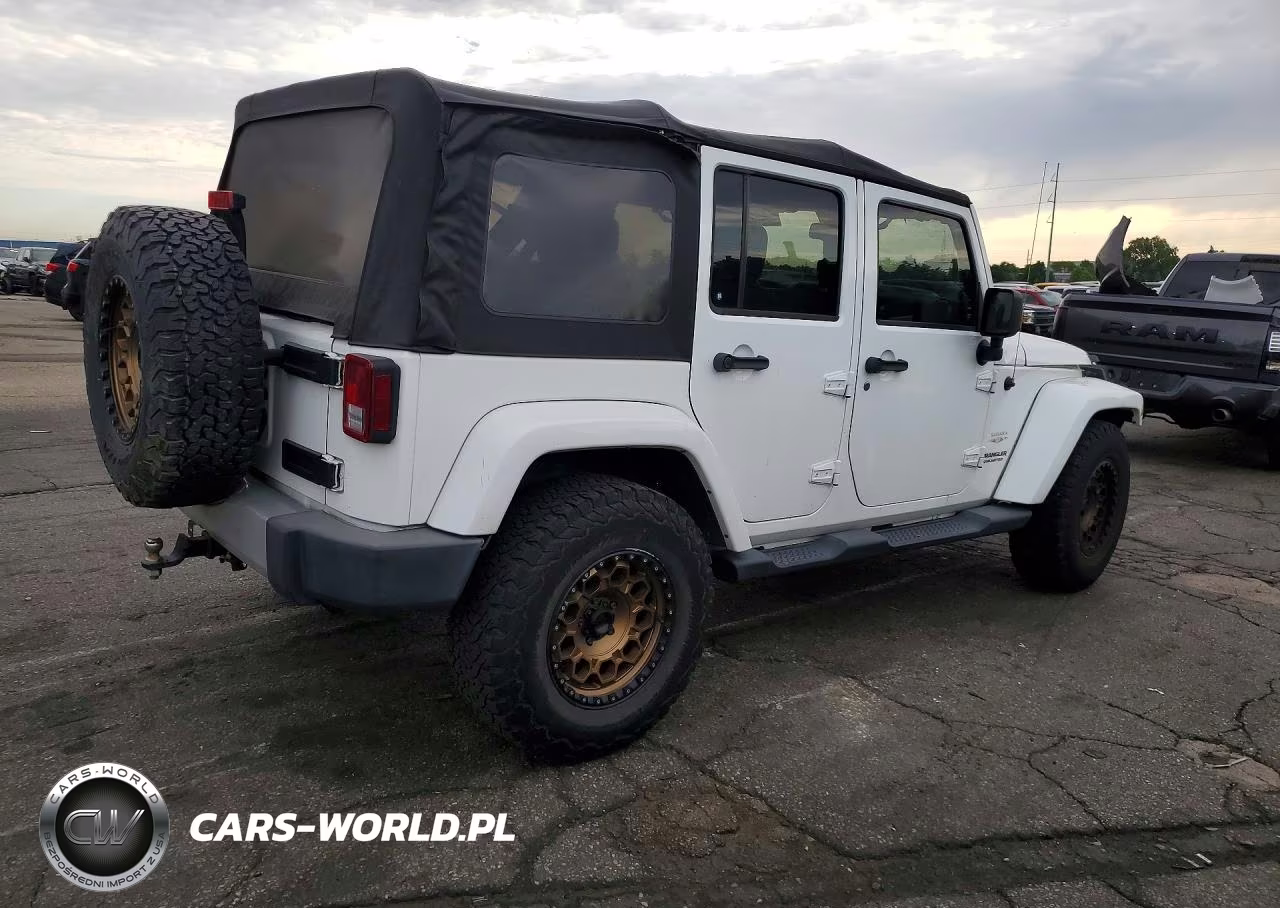 2013 Jeep Wrangler Unlimited Sahara VIN:1C4BJWEG5DL525557 - 3