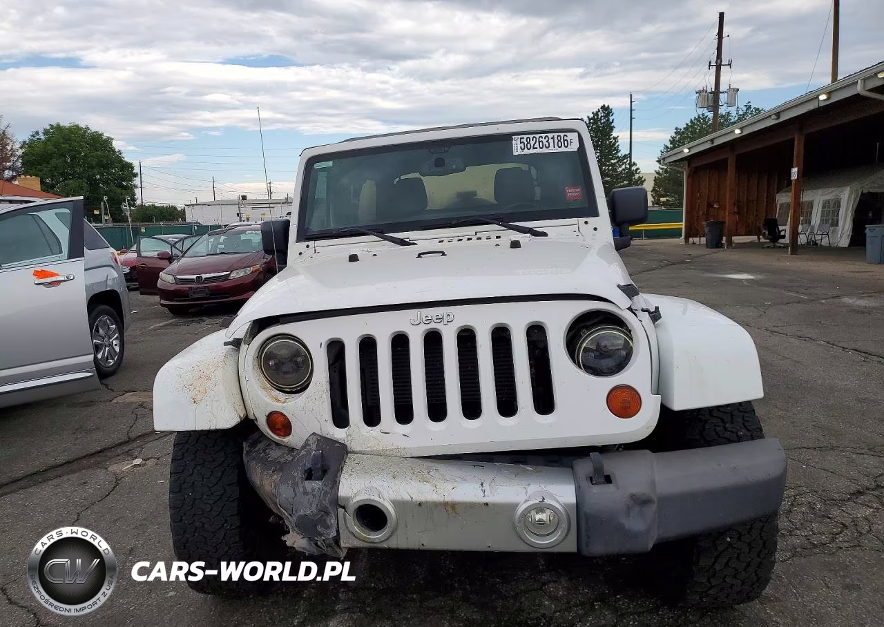2013 Jeep Wrangler Unlimited Sahara VIN:1C4BJWEG5DL525557 - 5