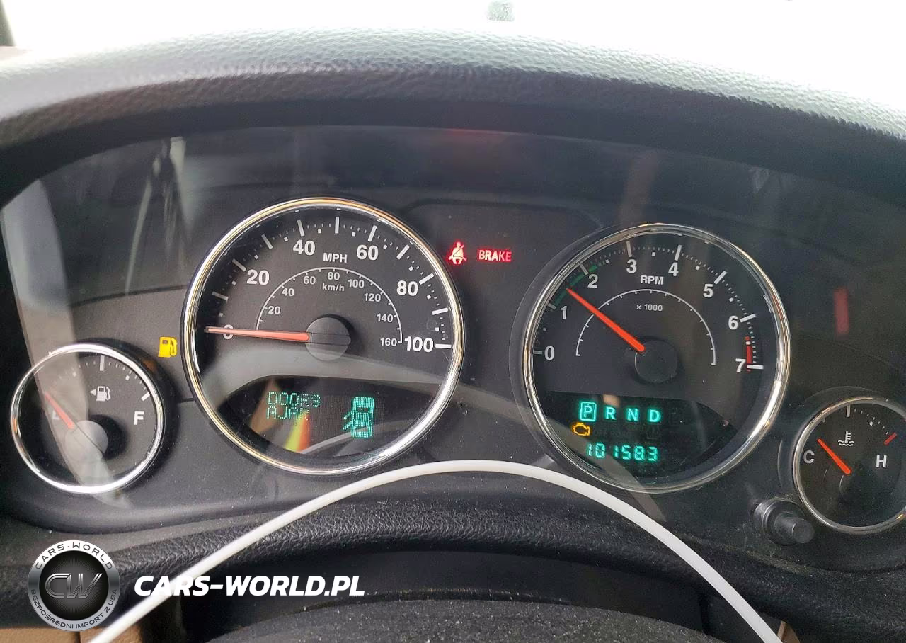 2013 Jeep Wrangler Unlimited Sahara VIN:1C4BJWEG5DL525557 - 9