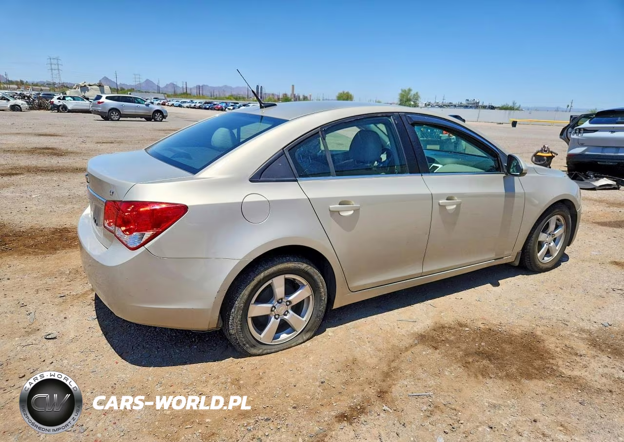 2013 Chevrolet Cruze Lt VIN:1G1PC5SB8D7324871 - 3