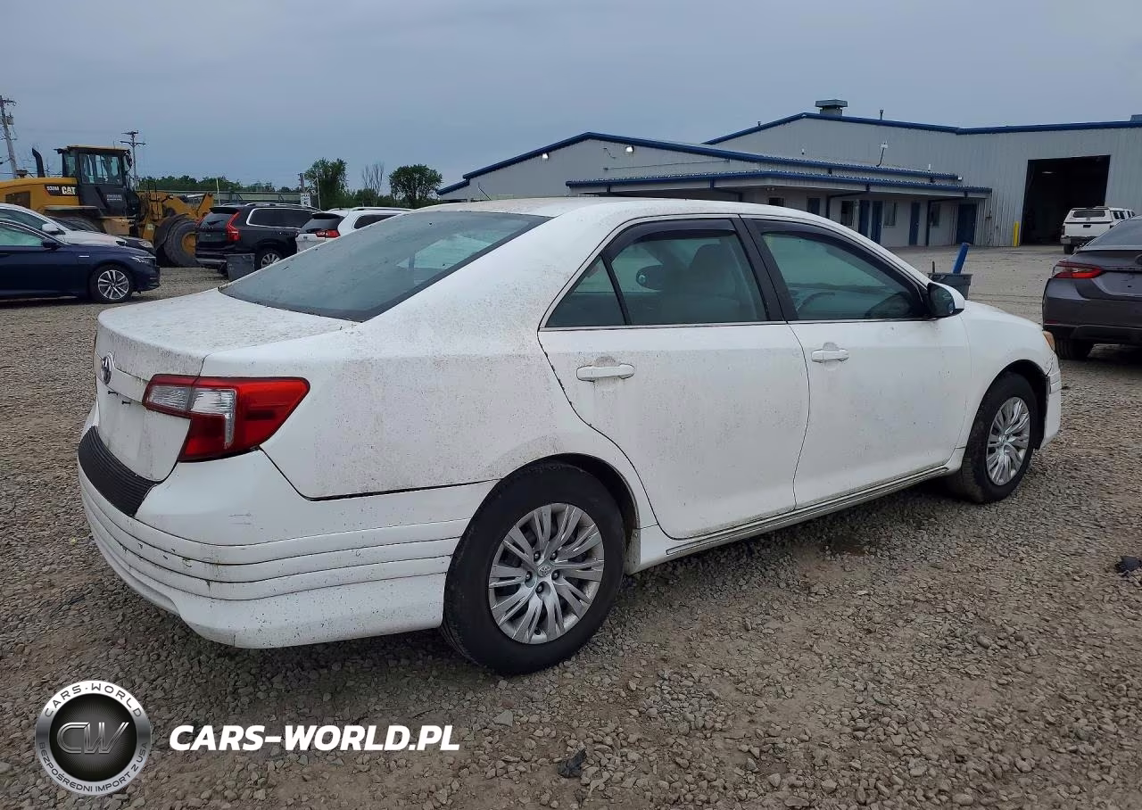 2014 Toyota Camry Hybrid Le VIN:4T1BD1FK5EU111408 - 3