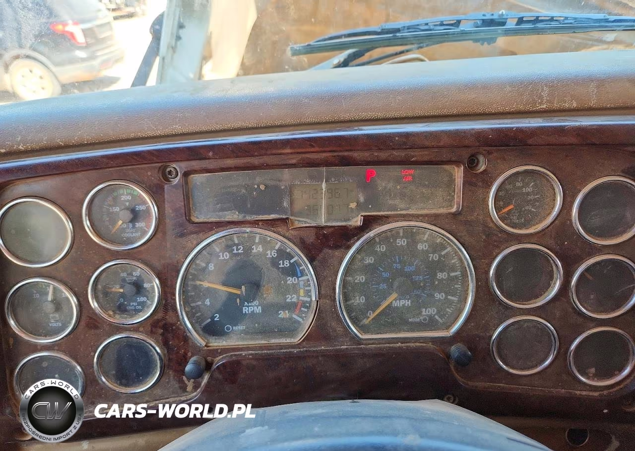 2004 Mack 700 Cv700 VIN:1M2AG11C04M017924 - 9