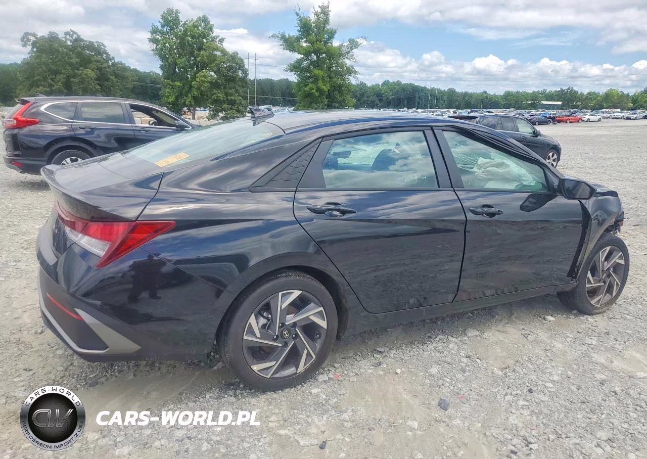 2025 Hyundai Elantra Sel Sport VIN:KMHLM4DGXSU048161 - 3