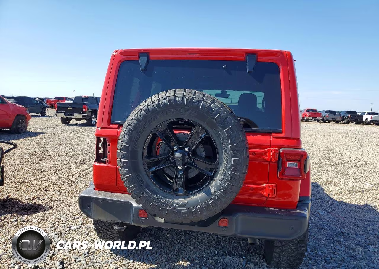 2020 Jeep Wrangler Unlimited Sahara VIN:1C4HJXEG7LW163180 - 6