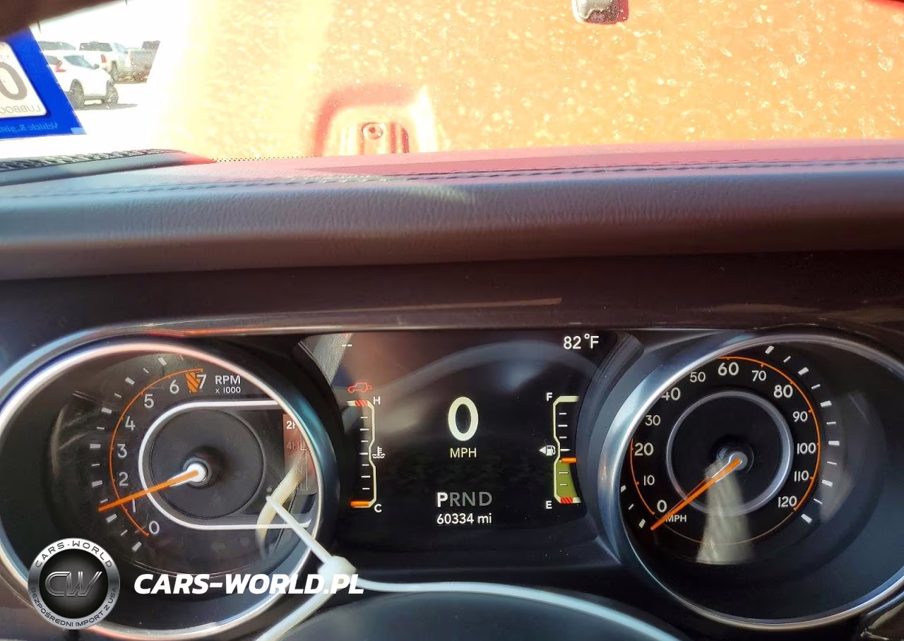 2020 Jeep Wrangler Unlimited Sahara VIN:1C4HJXEG7LW163180 - 9