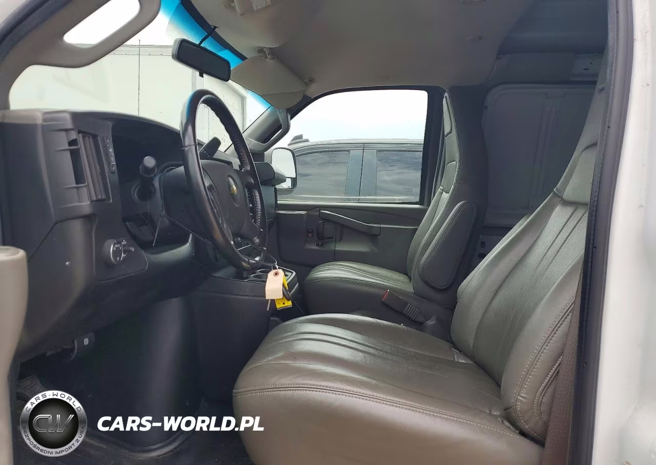 2022 Chevrolet Express G2500 VIN:1GCWGBFP1N1157933 - 7