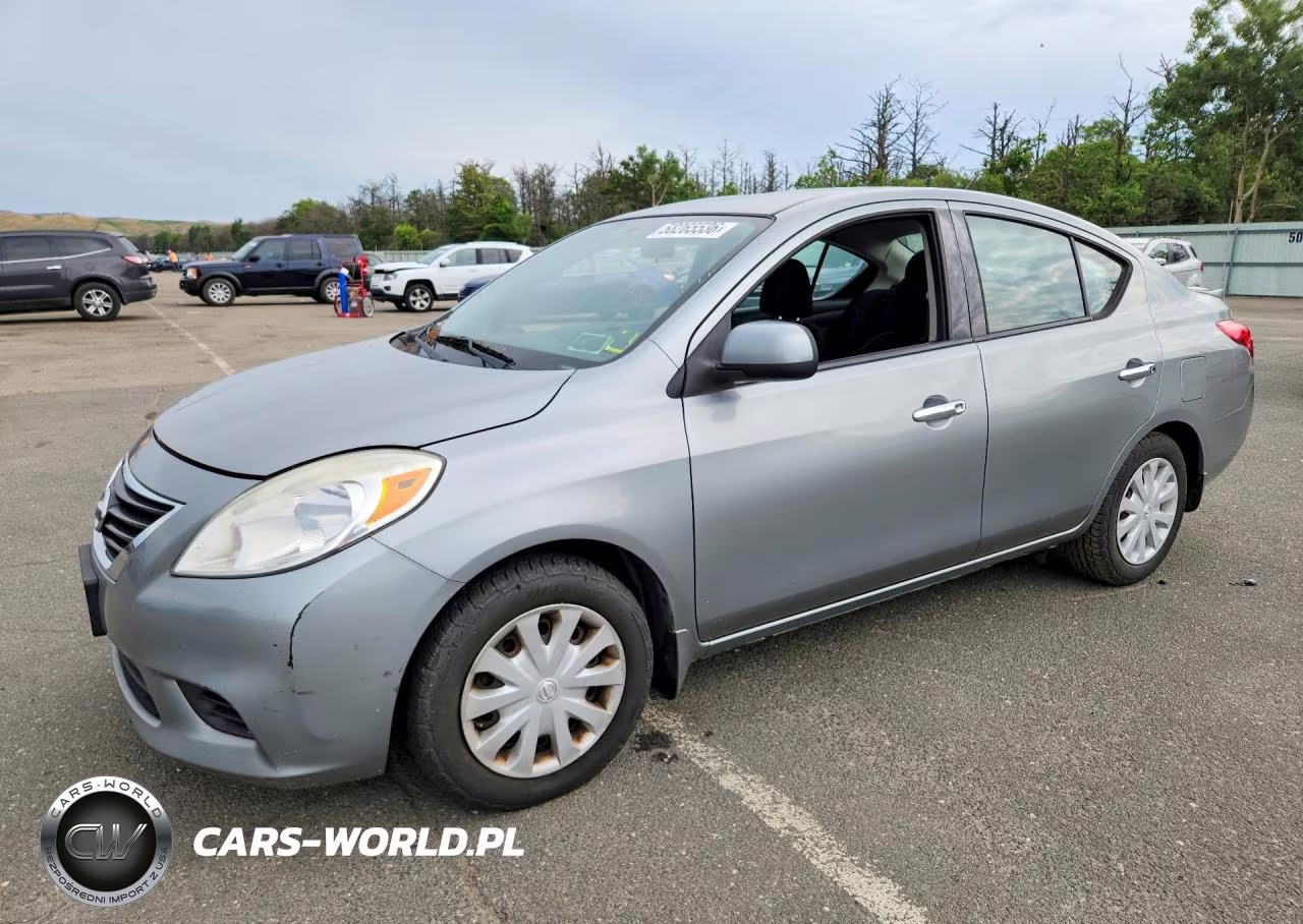 2014 Nissan Versa 1.6 S – zdjęcie 1 z 12