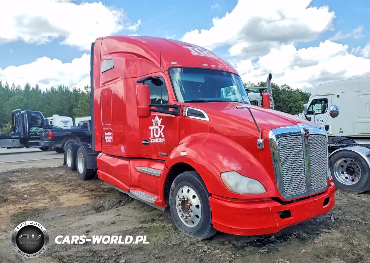 2014 Kenworth T680 Semi Truck