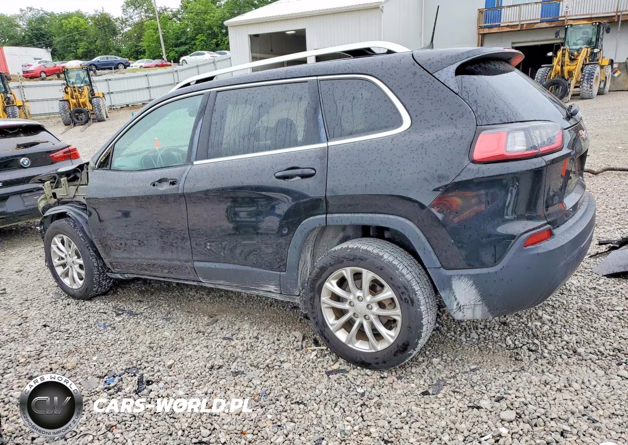 2019 Jeep Cherokee Latitude VIN:1C4PJLCB5KD242417 - 2