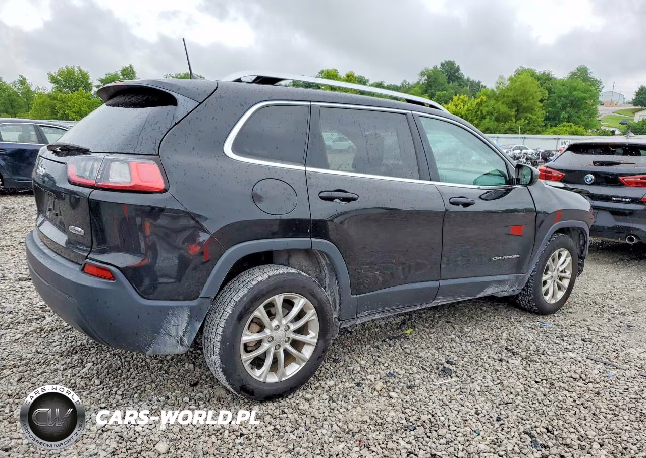 2019 Jeep Cherokee Latitude VIN:1C4PJLCB5KD242417 - 3