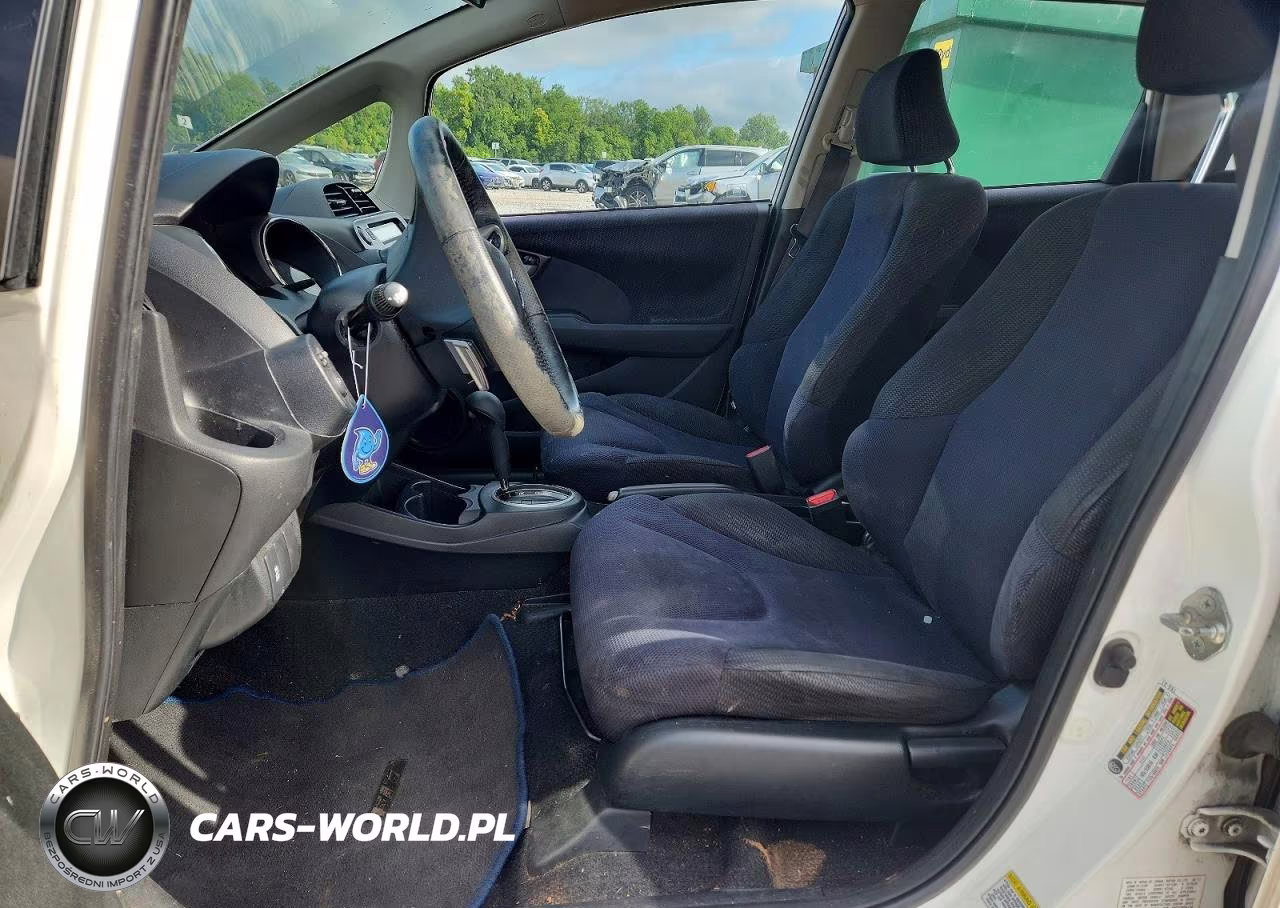 2013 Honda Fit Sport VIN:JHMGE8H51DC065862 - 7