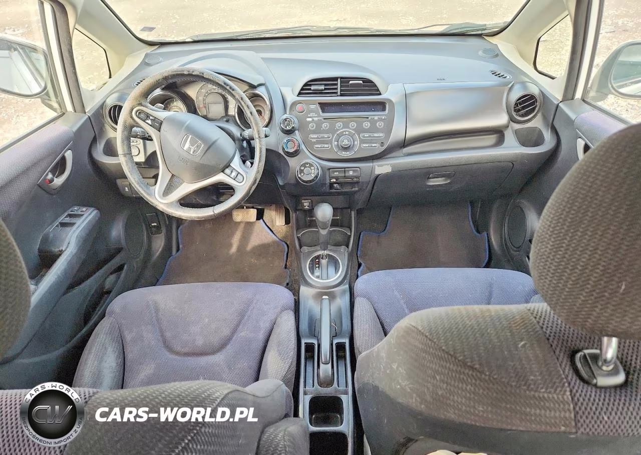 2013 Honda Fit Sport VIN:JHMGE8H51DC065862 - 8