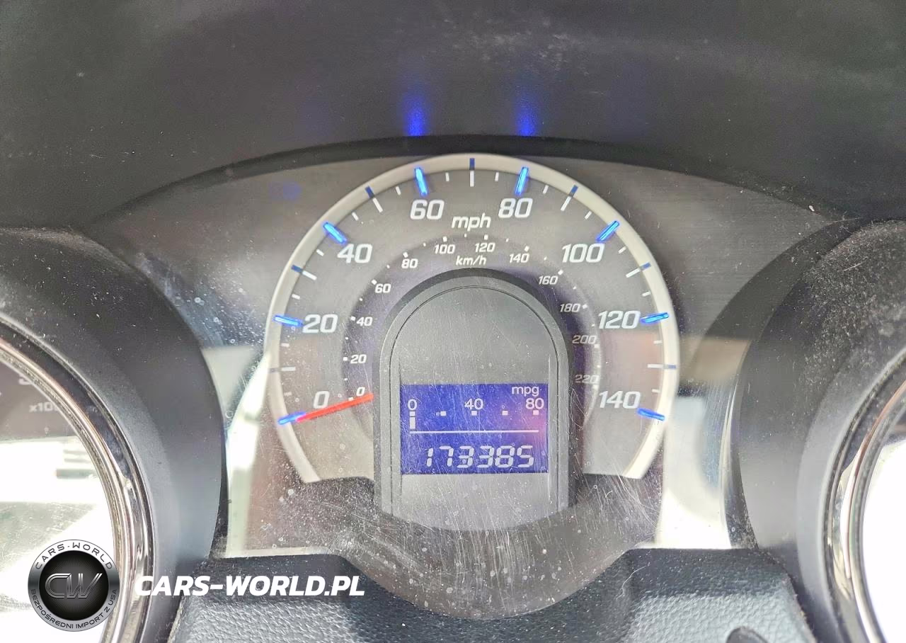 2013 Honda Fit Sport VIN:JHMGE8H51DC065862 - 9