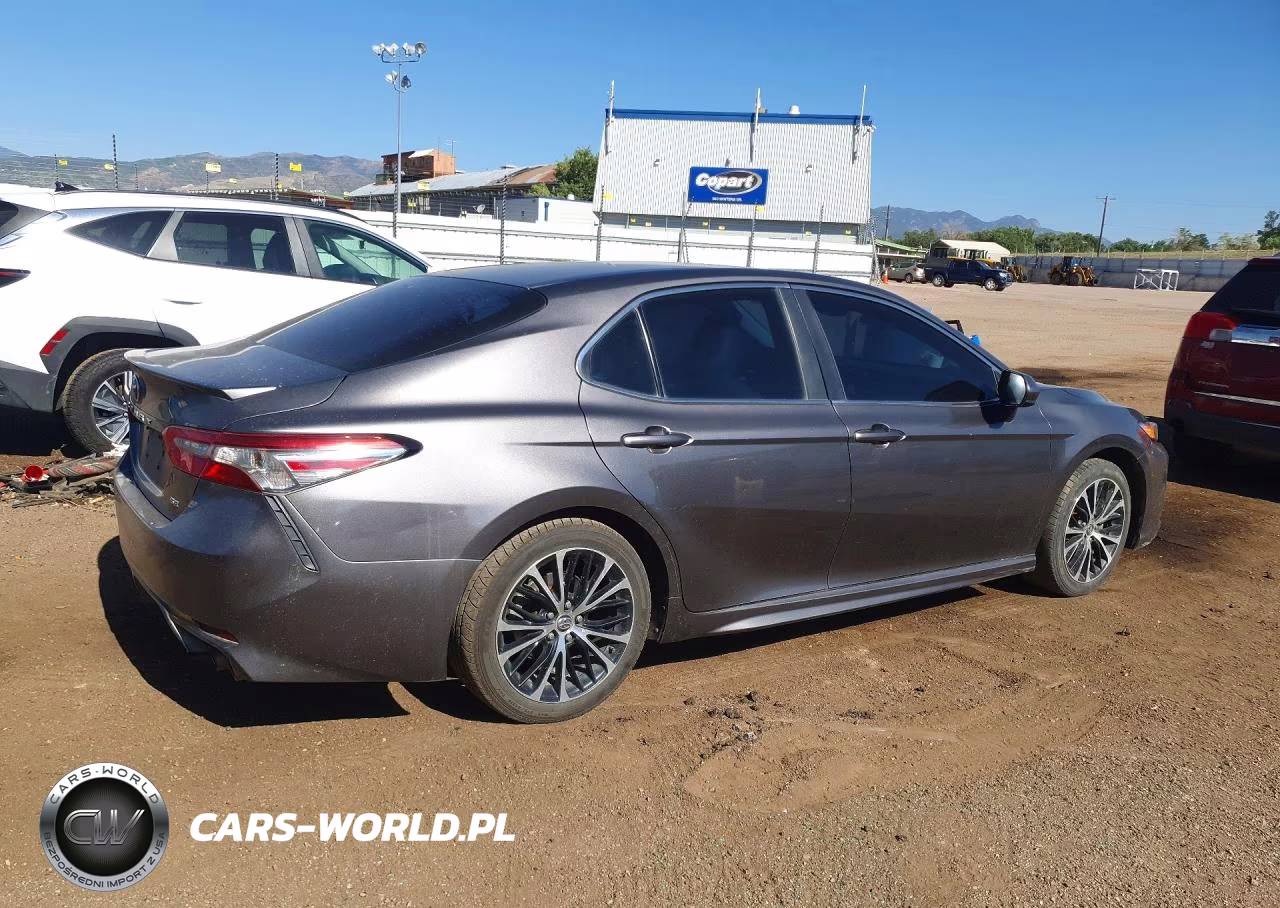 2018 Toyota Camry Se VIN:4T1B11HK6JU649227 - 3