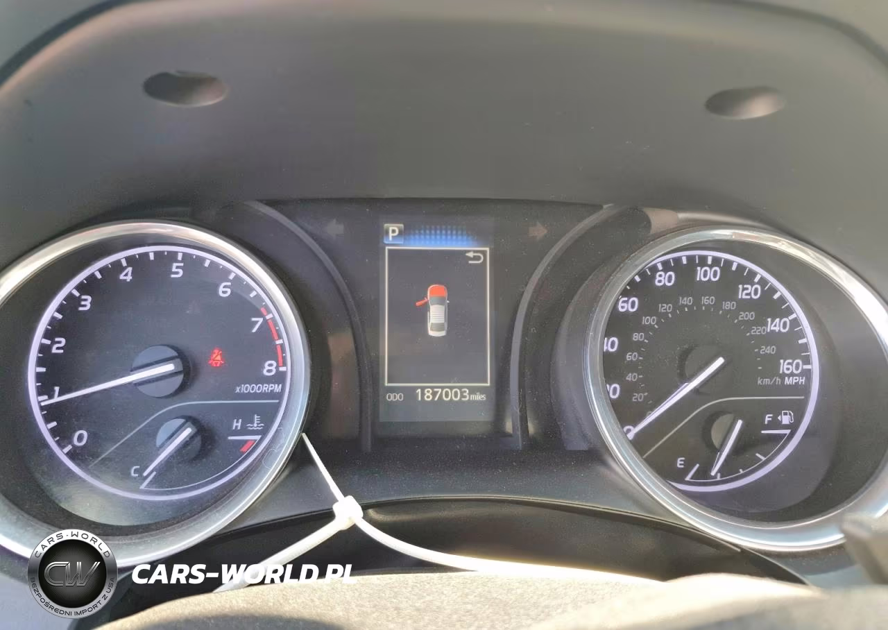 2018 Toyota Camry Se VIN:4T1B11HK6JU649227 - 9