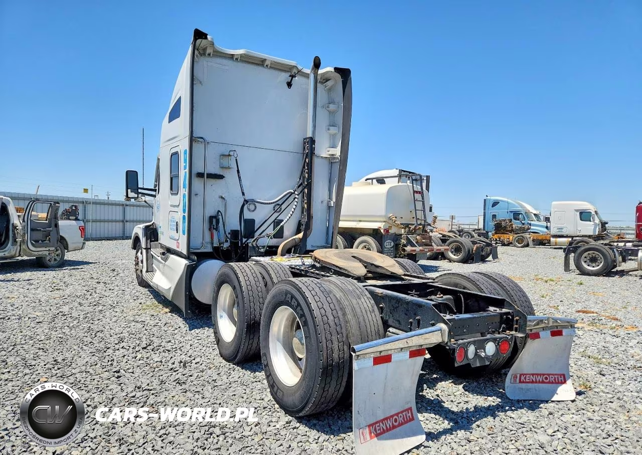 2023 Kenworth T680 Semi Truck VIN:1XKYDP9XXPJ218844 - 3