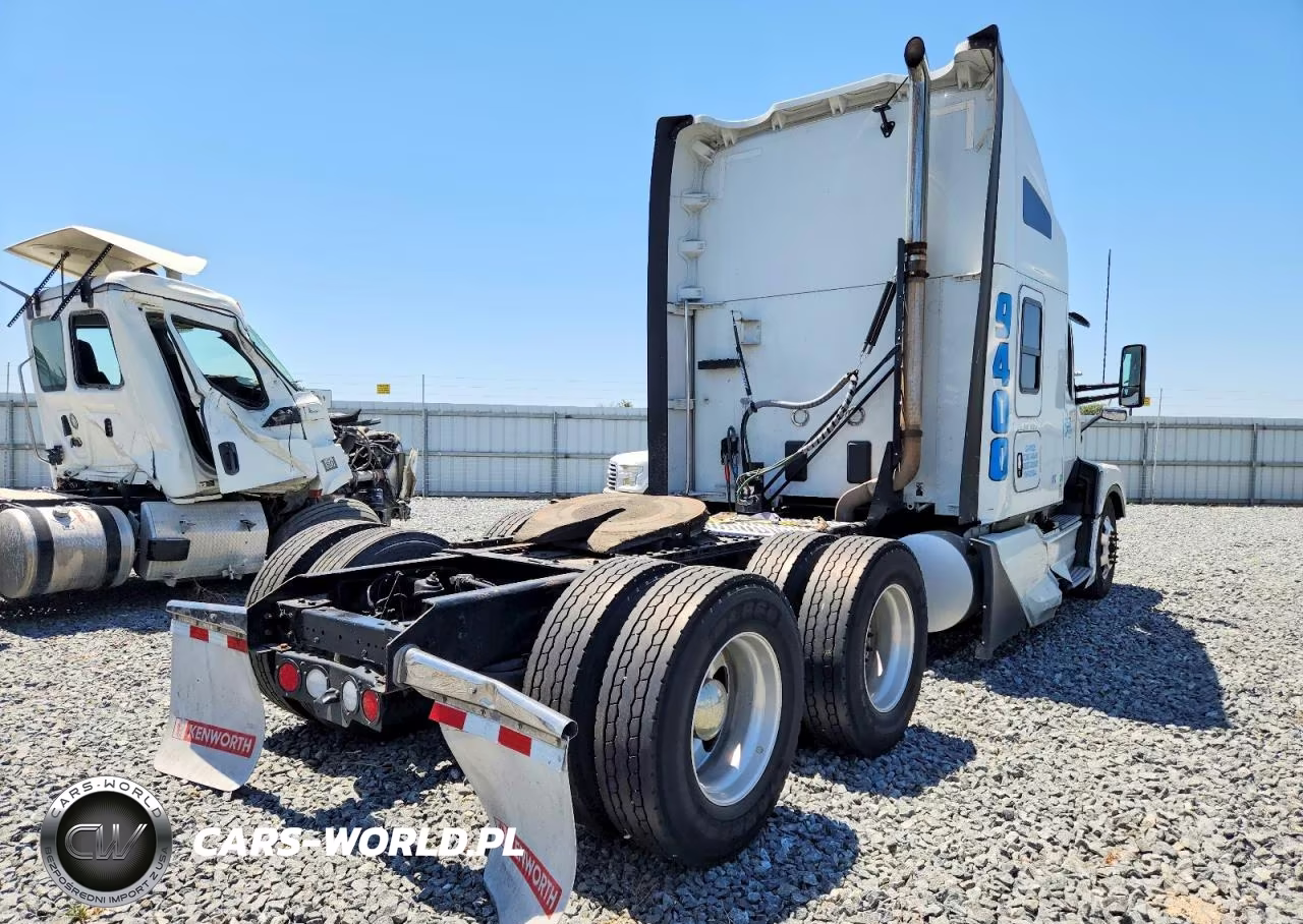 2023 Kenworth T680 Semi Truck VIN:1XKYDP9XXPJ218844 - 4