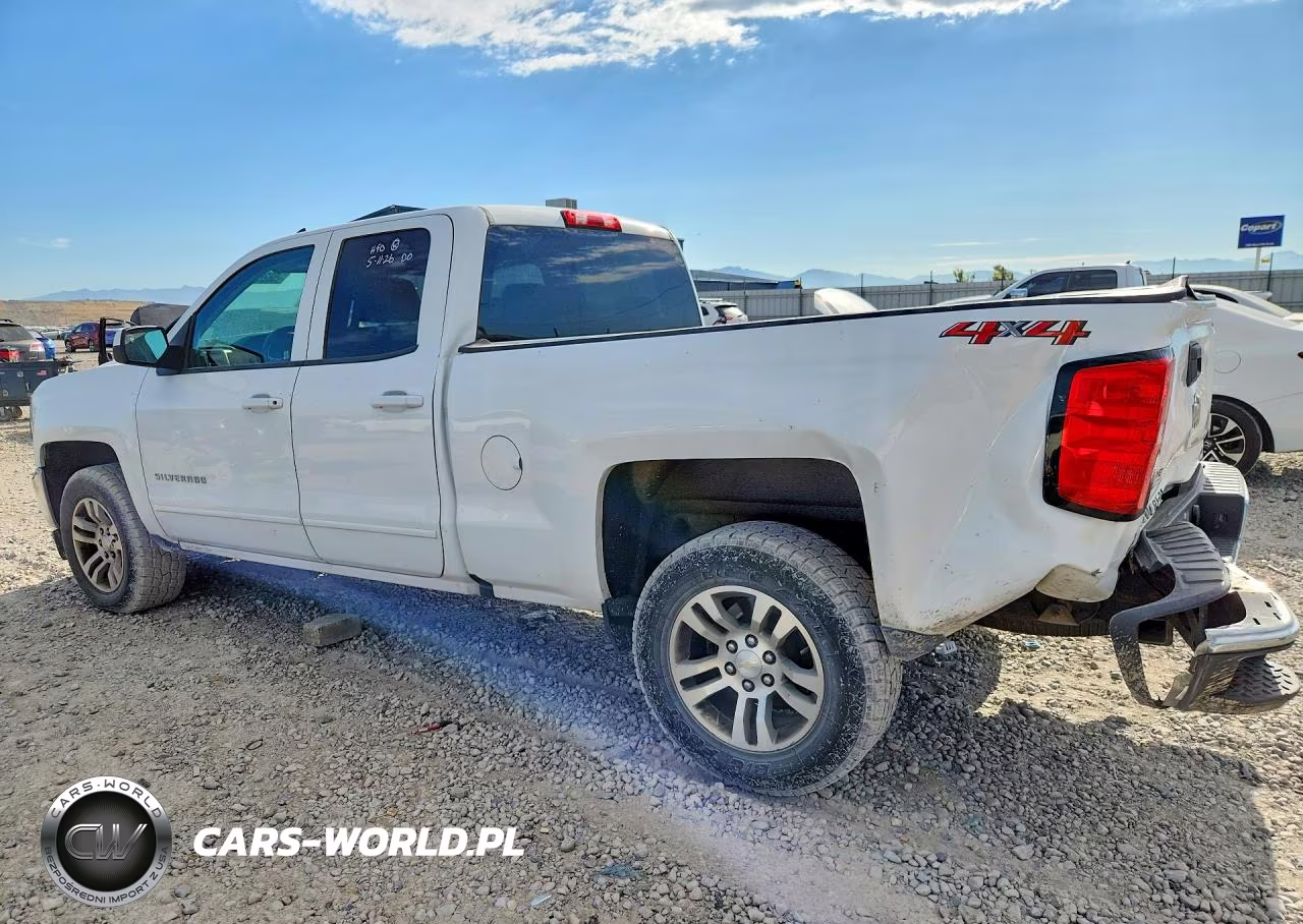 2018 Chevrolet Silverado K1500 Lt VIN:1GCVKREC5JZ181097 - 2