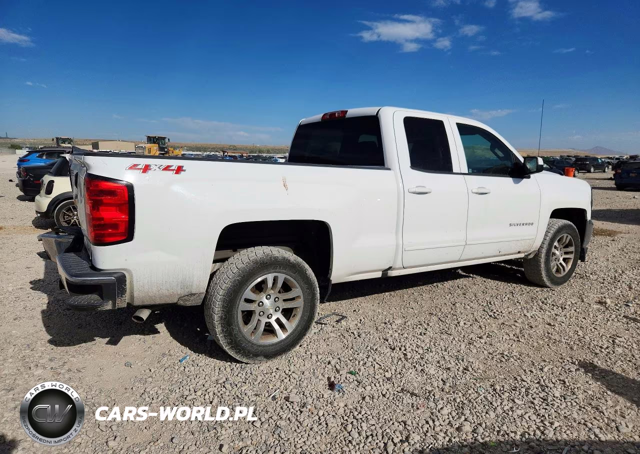 2018 Chevrolet Silverado K1500 Lt VIN:1GCVKREC5JZ181097 - 3