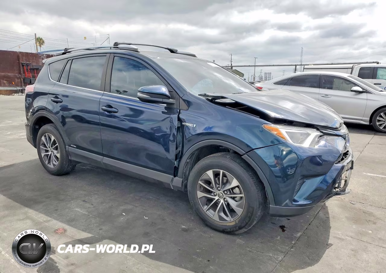 2018 Toyota Rav4 Hybrid Le VIN:JTMRJREV2JD249195 - 4