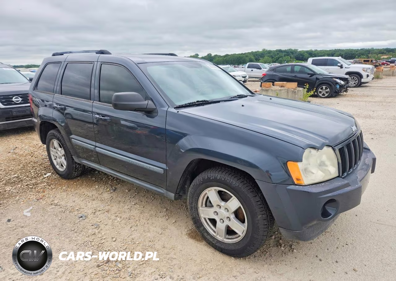 2007 Jeep Grand Cherokee Laredo VIN:1J8GR48K37C559819 - 4