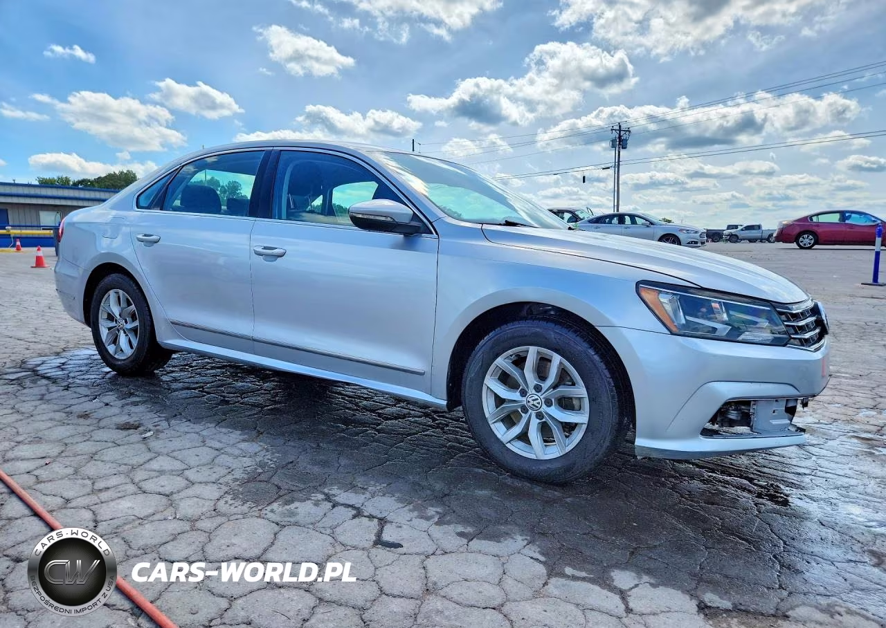 2016 Volkswagen Passat S VIN:1VWAT7A30GC008439 - 4