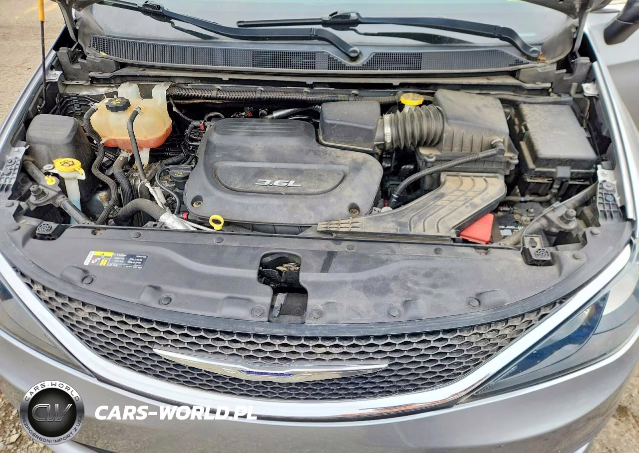 2017 Chrysler Pacifica Touring VIN:2C4RC1DG4HR610304 - 11