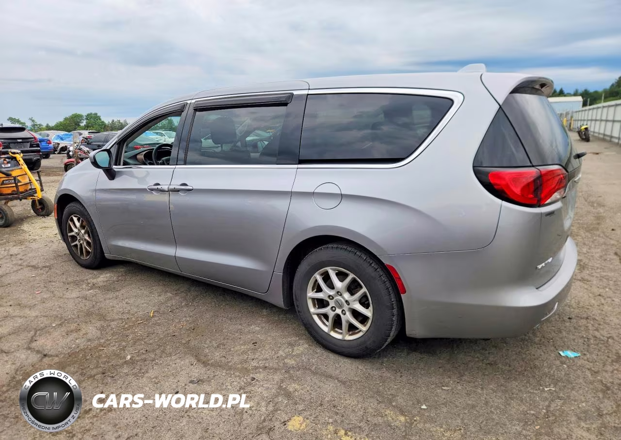 2017 Chrysler Pacifica Touring VIN:2C4RC1DG4HR610304 - 2