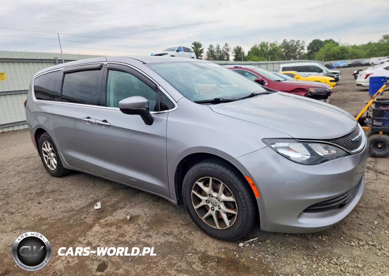 2017 Chrysler Pacifica Touring VIN:2C4RC1DG4HR610304 - 4