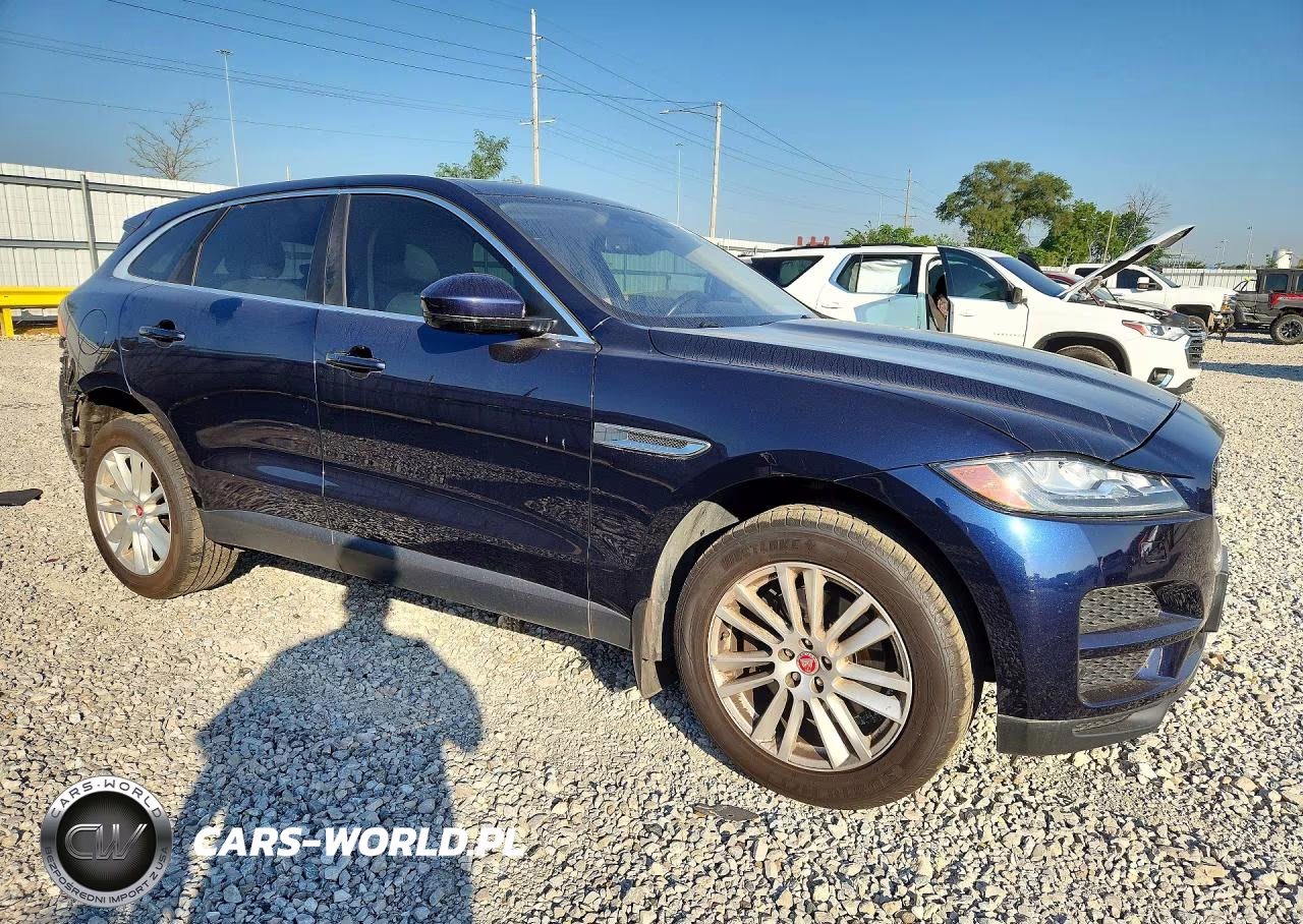 2017 Jaguar F-Pace Prestige VIN:SADCK2BV4HA890041 - 4