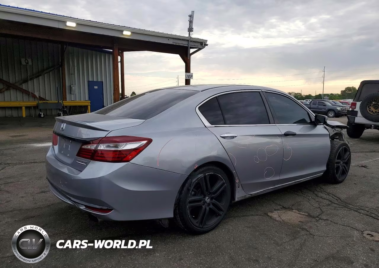 2017 Honda Accord Sport Special Edition VIN:1HGCR2F15HA076240 - 3