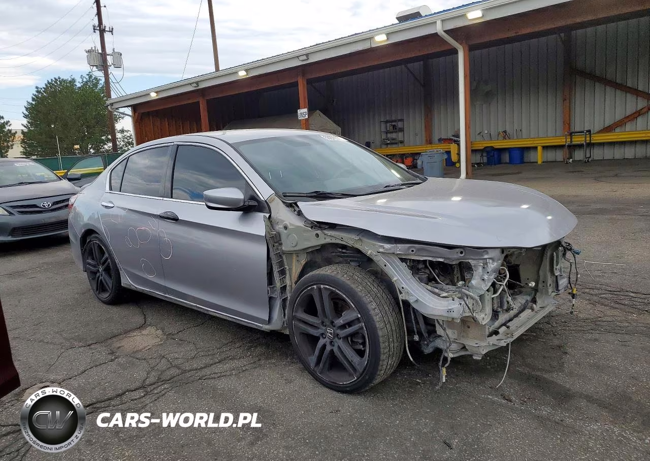 2017 Honda Accord Sport Special Edition VIN:1HGCR2F15HA076240 - 4