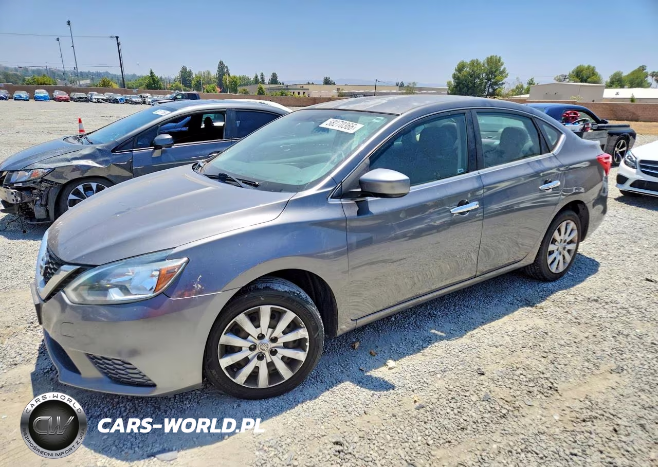 2016 Nissan Sentra S – zdjęcie 1 z 12