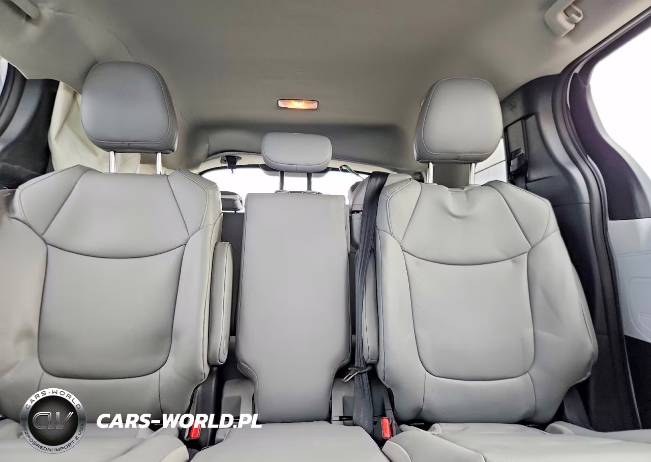 2026 Toyota Sienna Xle 8-Passenger VIN:5TDYRKEC1TS325720 - 10