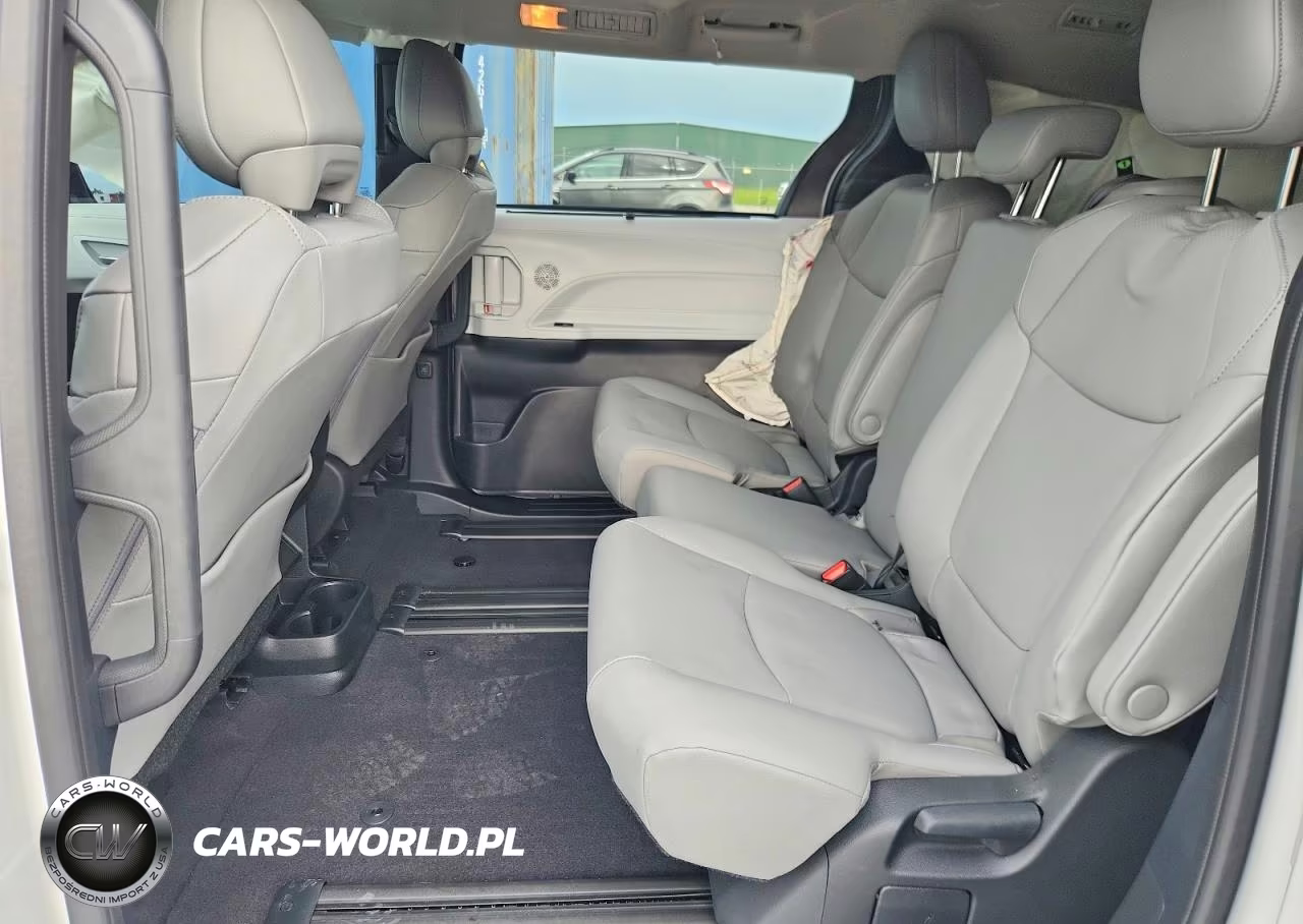 2026 Toyota Sienna Xle 8-Passenger VIN:5TDYRKEC1TS325720 - 11