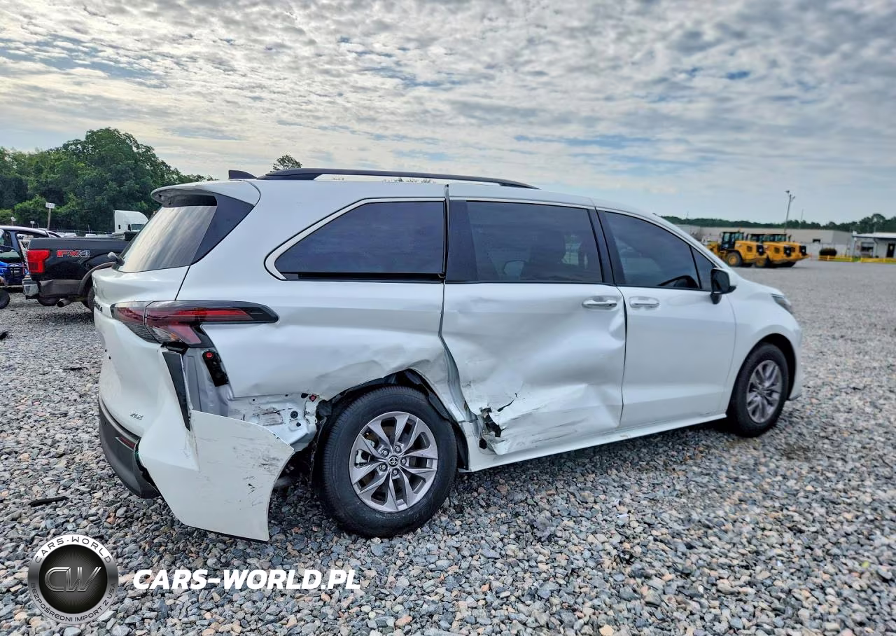 2026 Toyota Sienna Xle 8-Passenger VIN:5TDYRKEC1TS325720 - 3