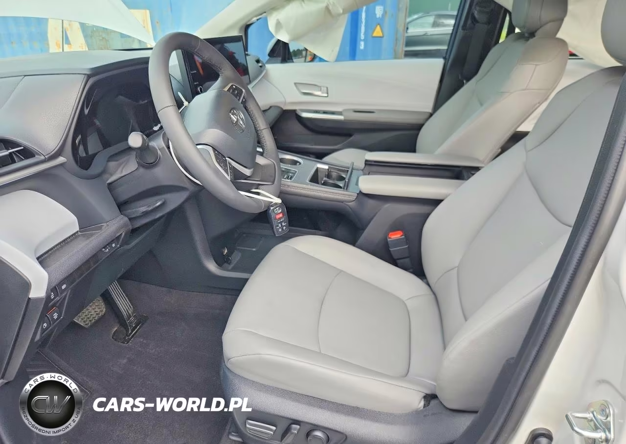 2026 Toyota Sienna Xle 8-Passenger VIN:5TDYRKEC1TS325720 - 7