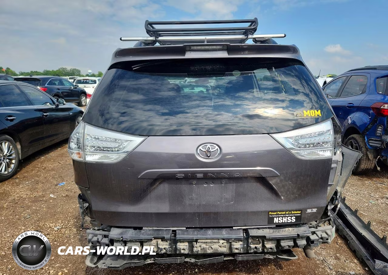 2018 Toyota Sienna Se Premium 8-Passenger VIN:5TDXZ3DC7JS959257 - 6