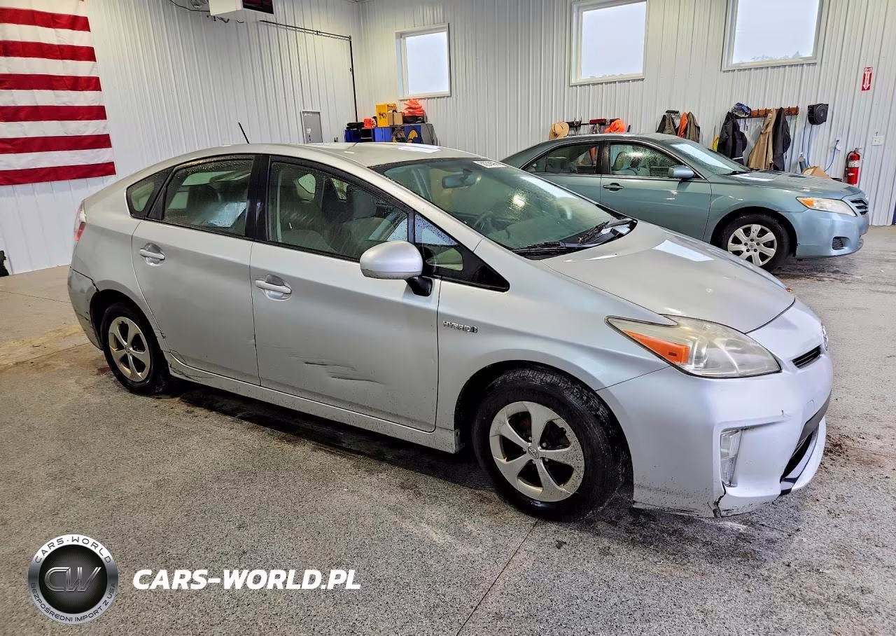 2013 Toyota Prius Three VIN:JTDKN3DU4D5542932 - 4