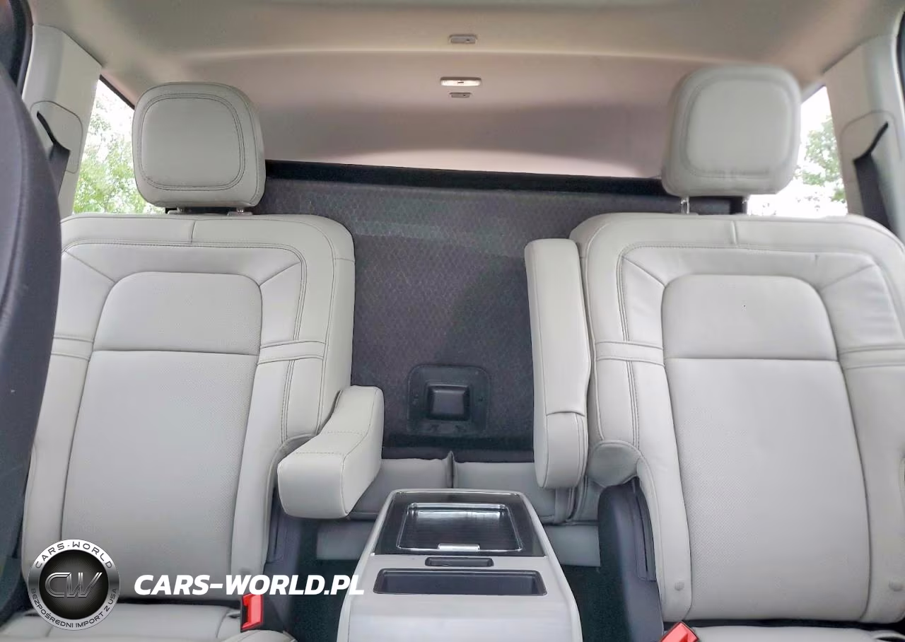 2025 Lincoln Aviator Reserve VIN:5LM5J7XC4SGL11395 - 10