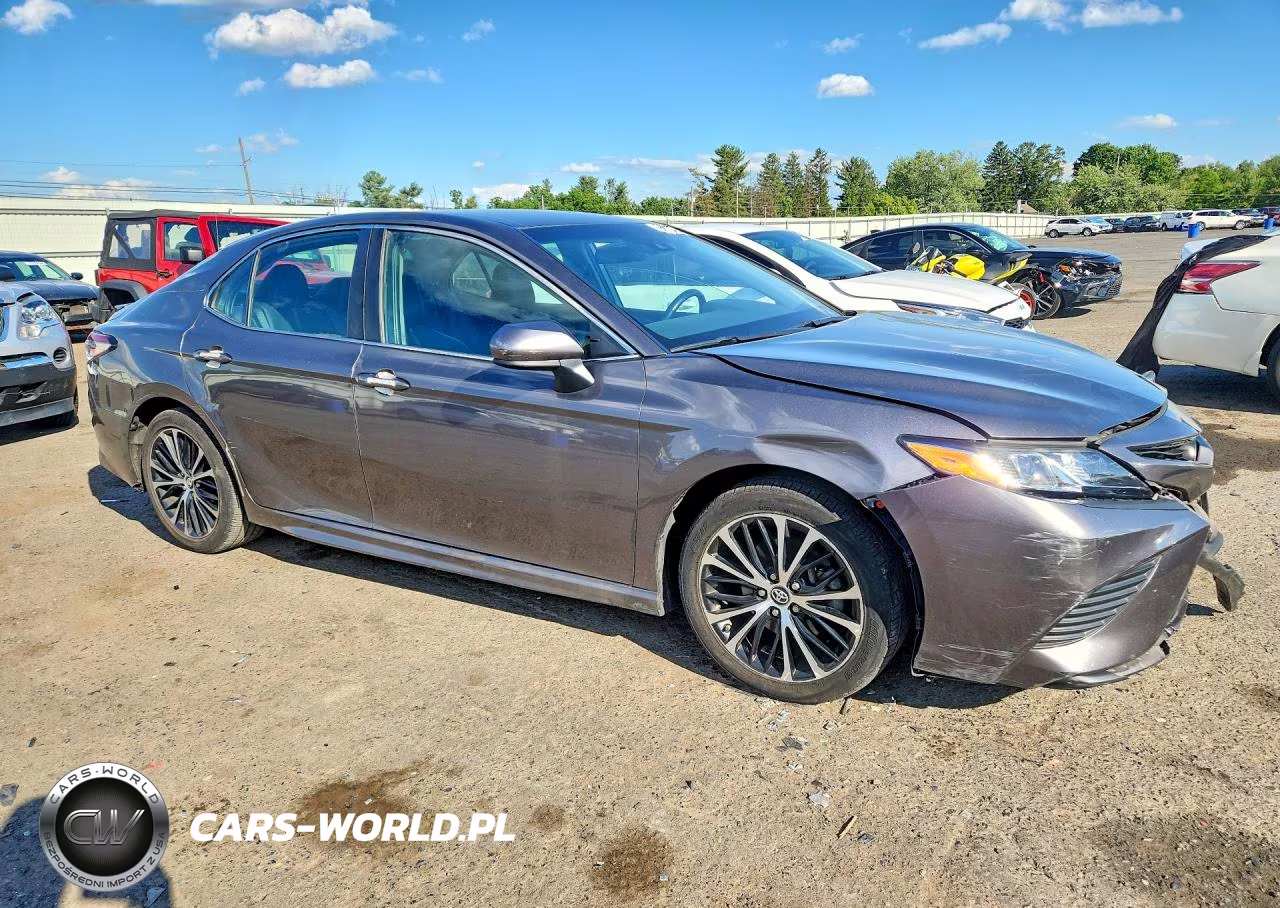 2018 Toyota Camry Se VIN:4T1B11HK1JU066984 - 4