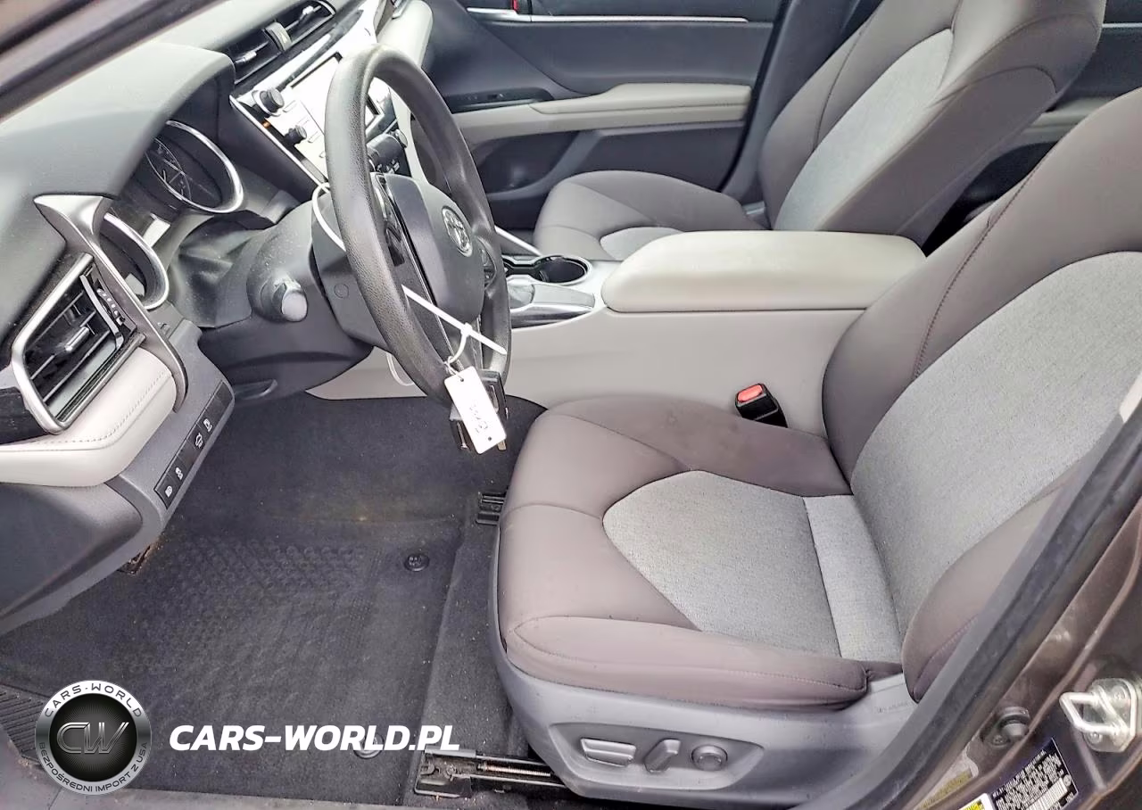 2019 Toyota Camry Le VIN:4T1B11HK4KU262662 - 7