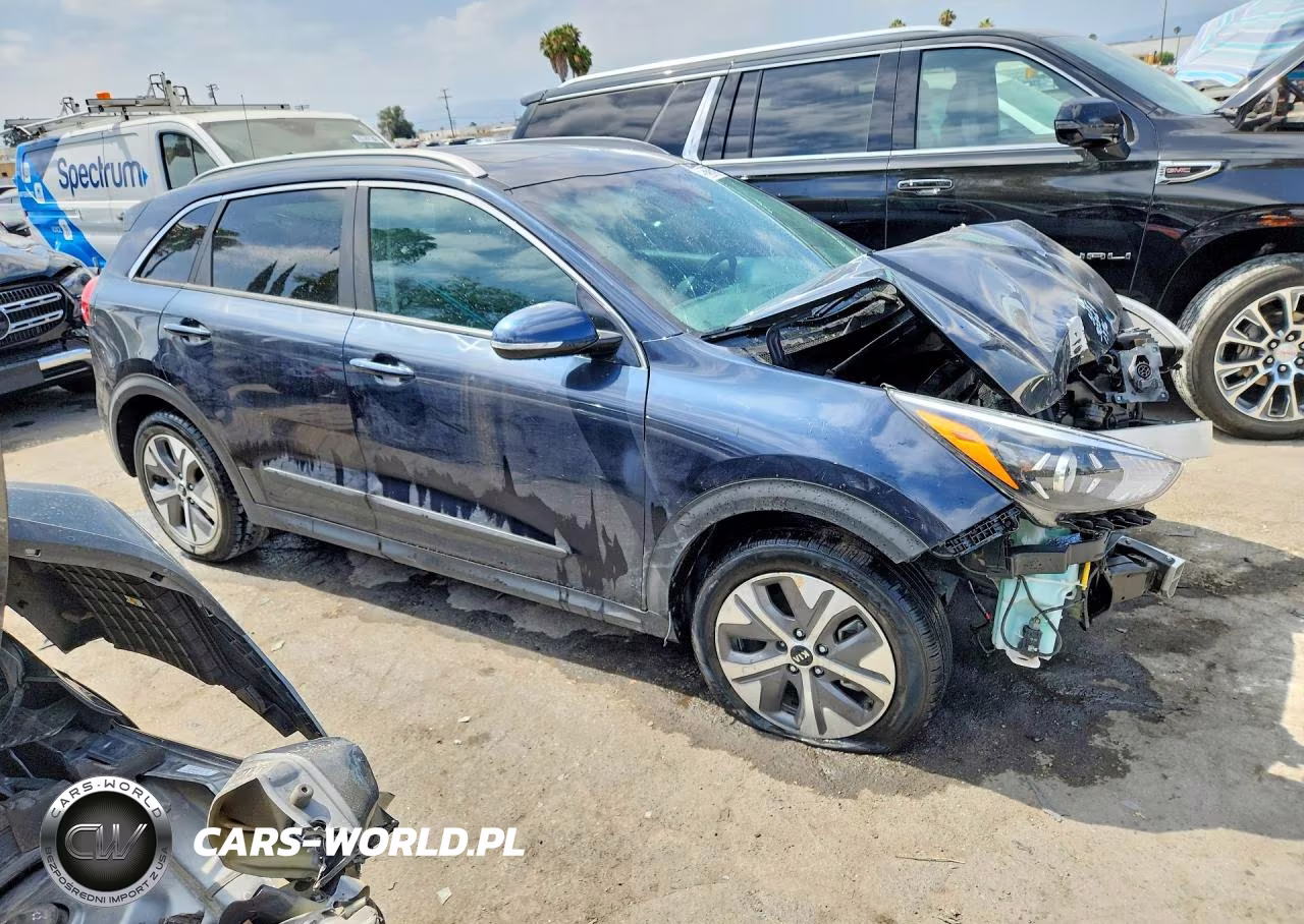 2020 Kia Niro Ex Premium VIN:KNDCE3LG3L5081396 - 4