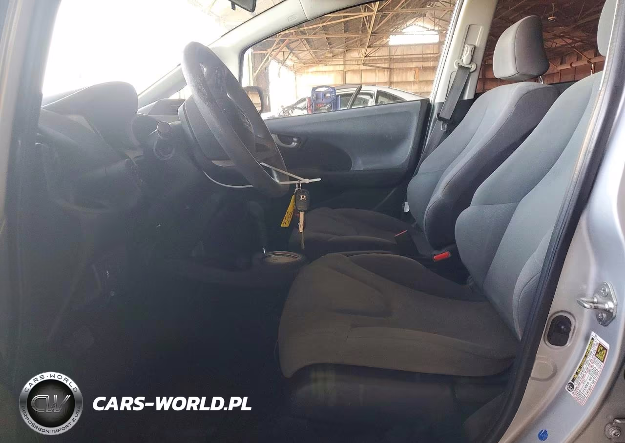 2011 Honda Fit VIN:JHMGE8H36BS008106 - 7