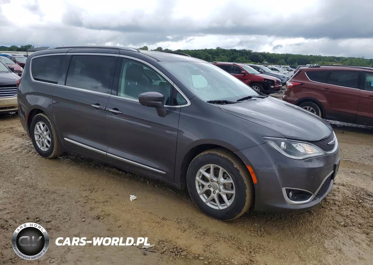 2020 Chrysler Pacifica Touring L VIN:2C4RC1BG5LR224342 - 4