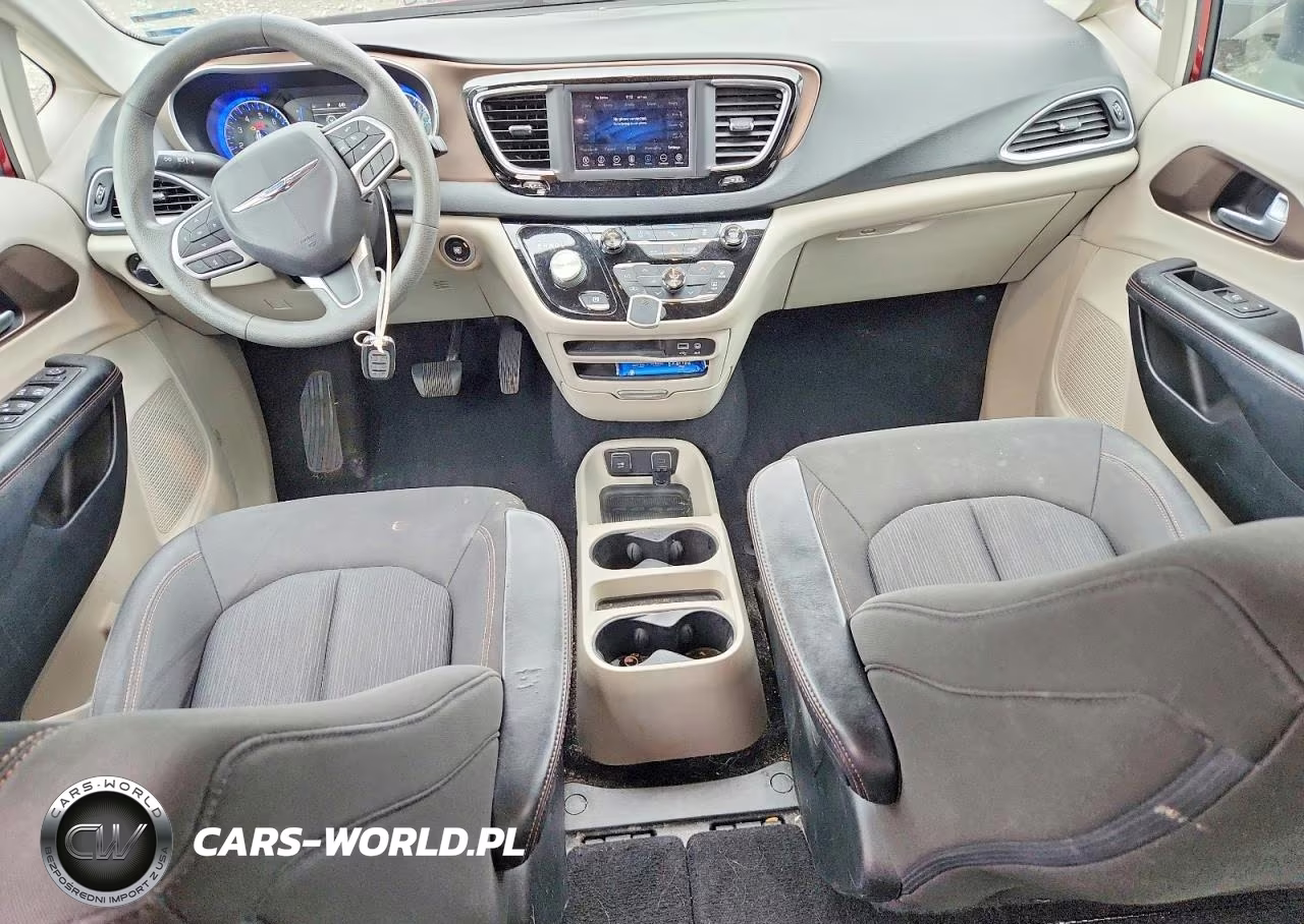 2018 Chrysler Pacifica Touring VIN:2C4RC1DG9JR130152 - 8